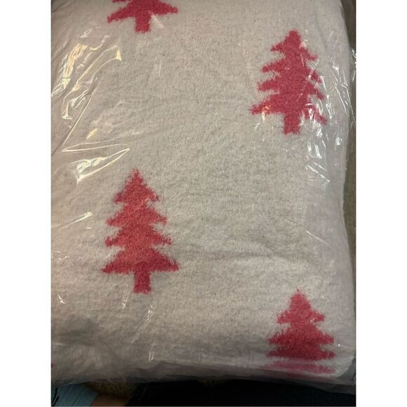 Cupcakes and Cashmere Pink Sparkly Christmas Tree Blanket Throw  NEW! - Picture 1 of 3